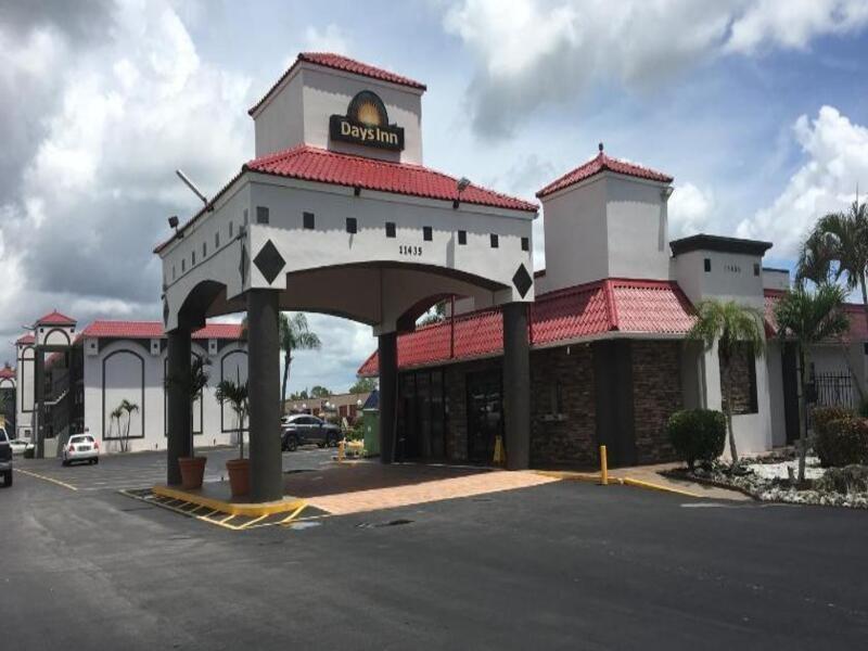 Days Inn By Wyndham Fort Myers Dış mekan fotoğraf