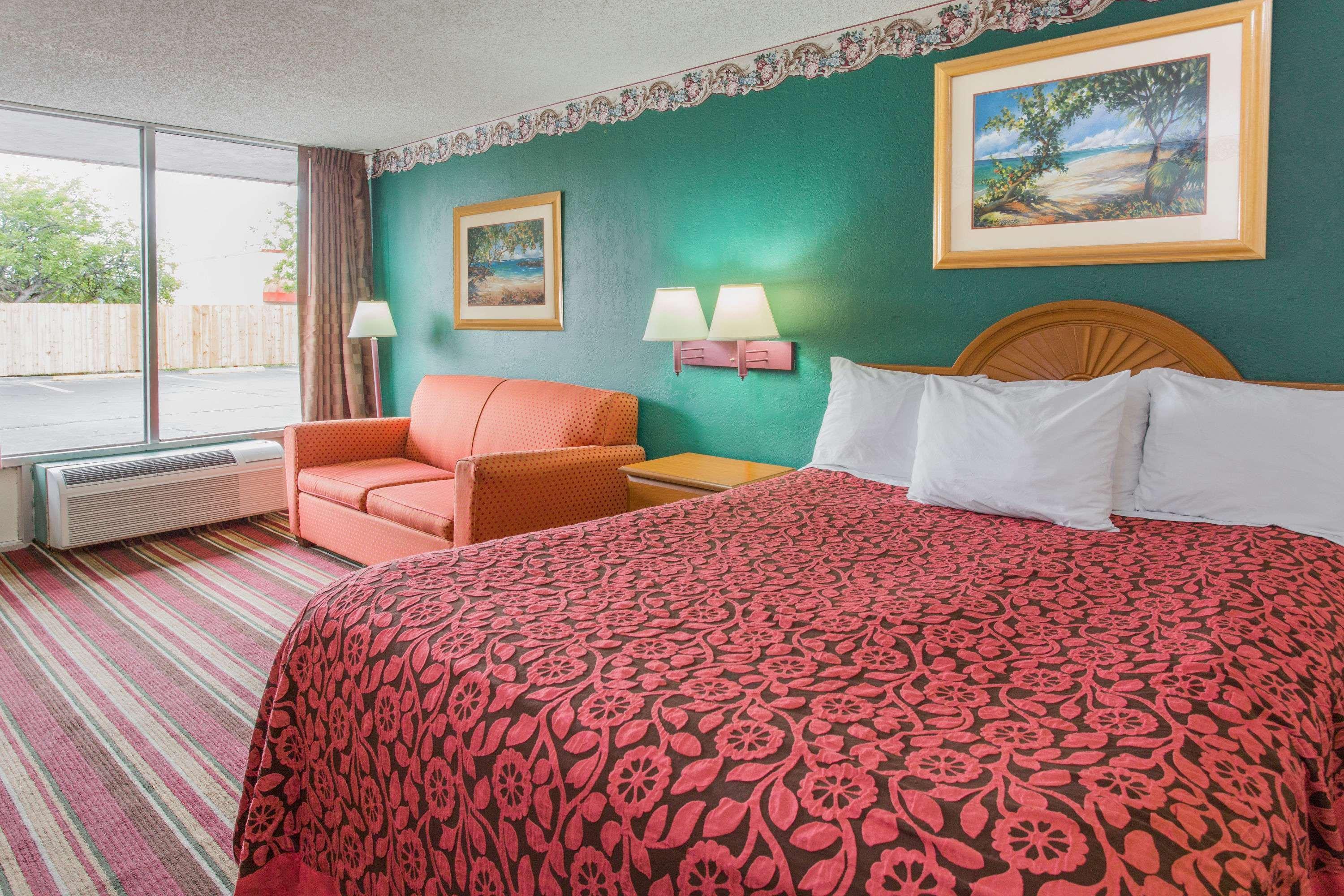 Days Inn By Wyndham Fort Myers Dış mekan fotoğraf