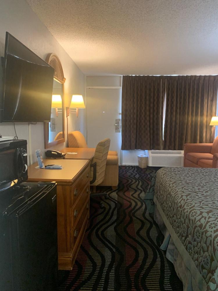 Days Inn By Wyndham Fort Myers Dış mekan fotoğraf