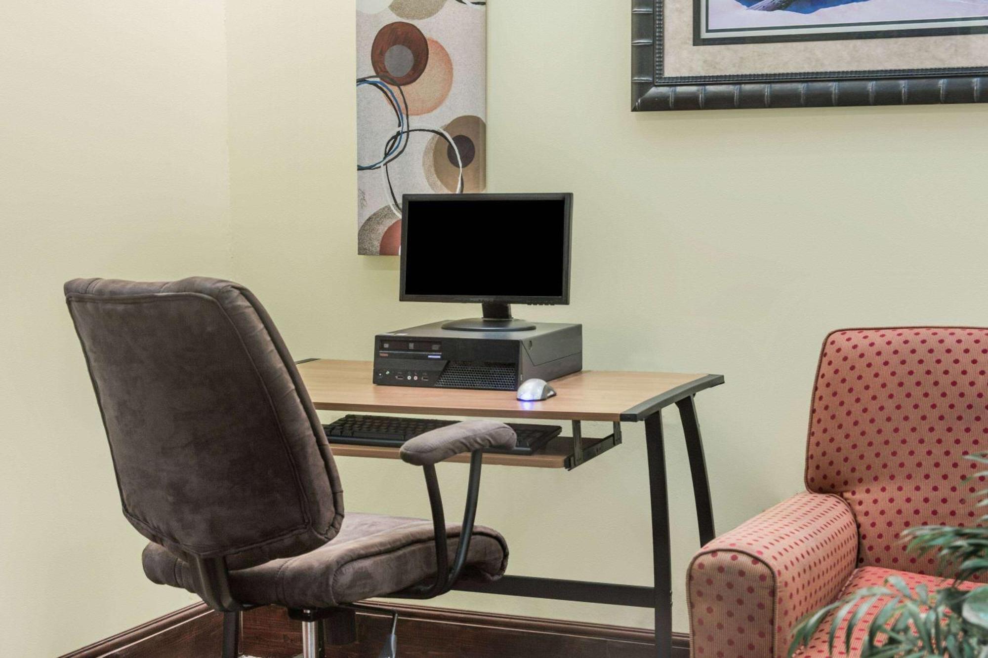 Days Inn By Wyndham Fort Myers Dış mekan fotoğraf