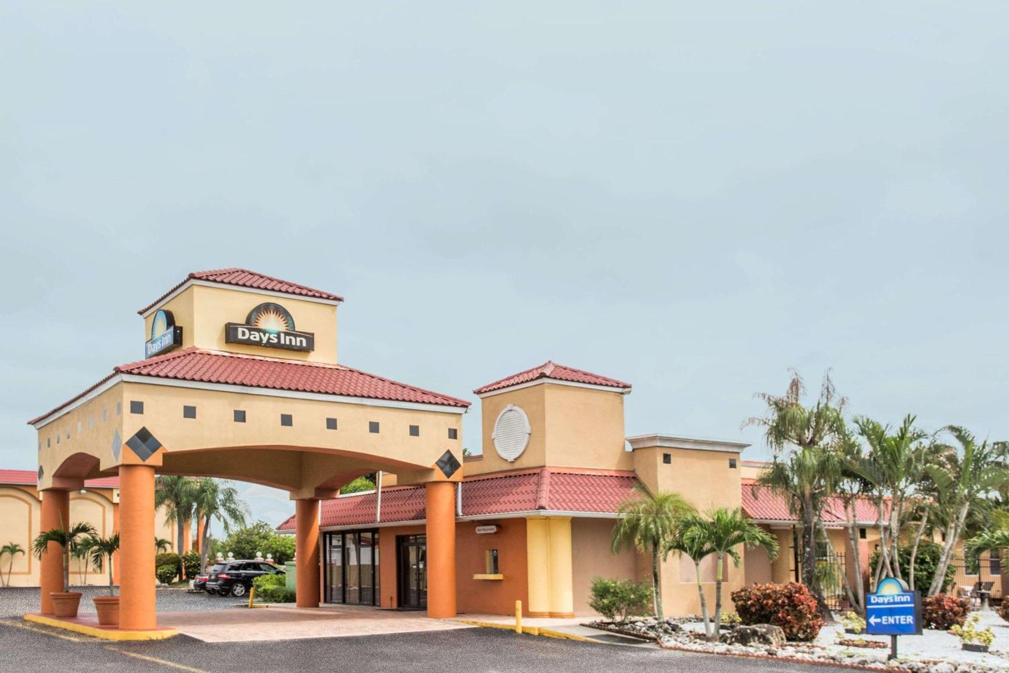 Days Inn By Wyndham Fort Myers Dış mekan fotoğraf