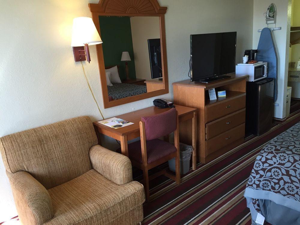 Days Inn By Wyndham Fort Myers Dış mekan fotoğraf