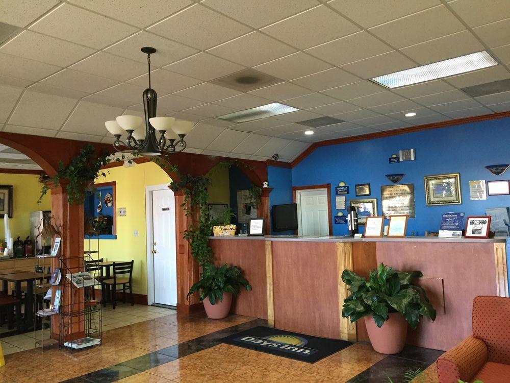 Days Inn By Wyndham Fort Myers Dış mekan fotoğraf