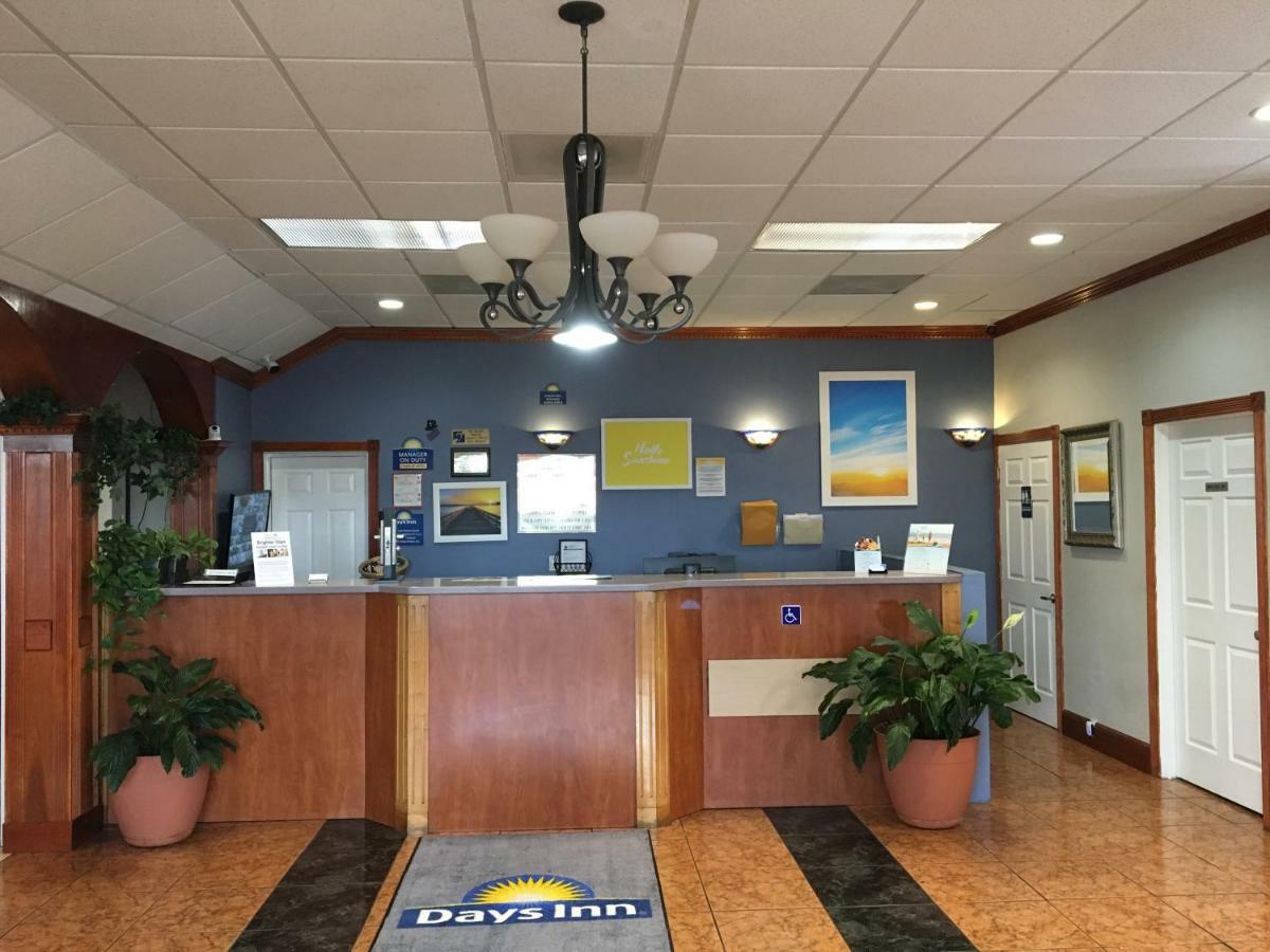 Days Inn By Wyndham Fort Myers Dış mekan fotoğraf