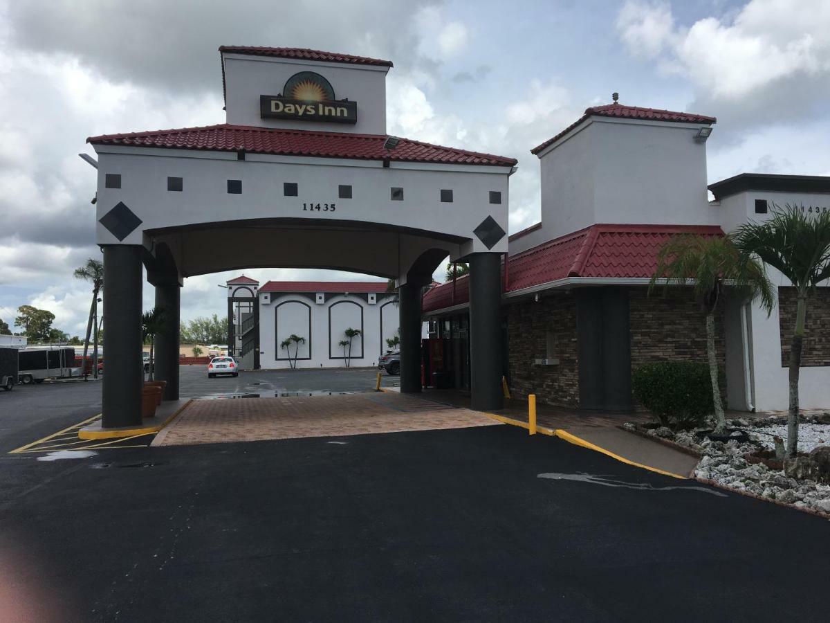 Days Inn By Wyndham Fort Myers Dış mekan fotoğraf