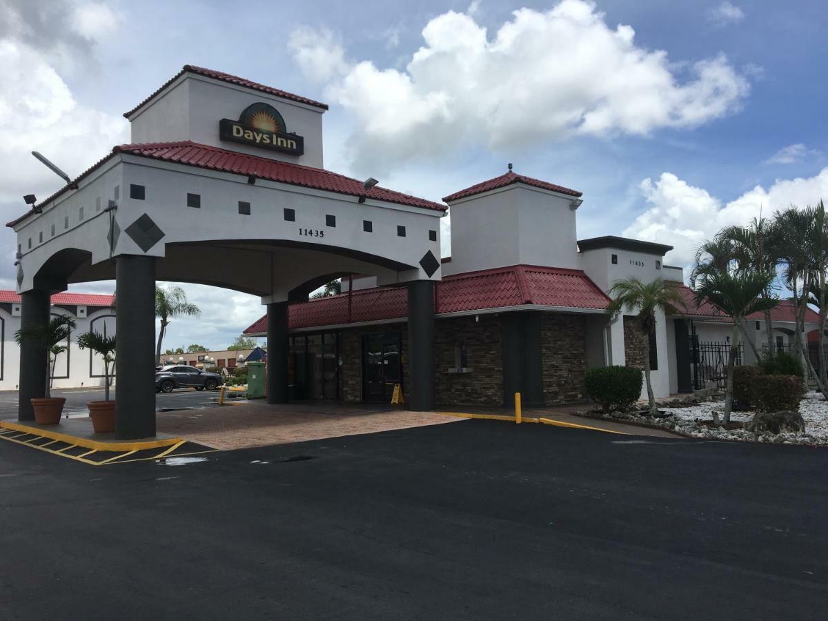 Days Inn By Wyndham Fort Myers Dış mekan fotoğraf