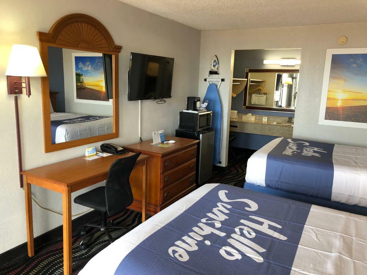 Days Inn By Wyndham Fort Myers Dış mekan fotoğraf